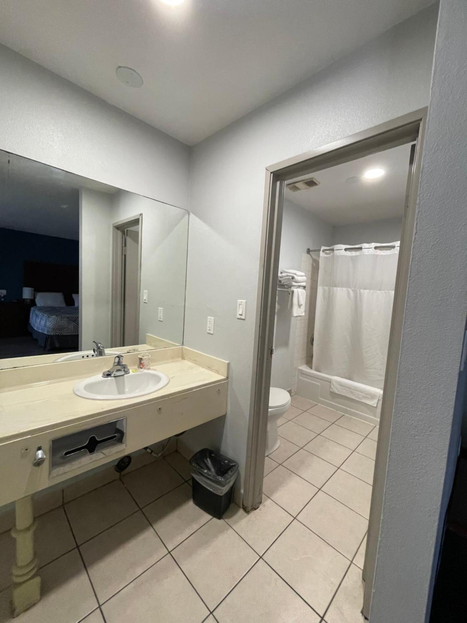 Portside Inn & Suites Los Angeles Exterior photo
